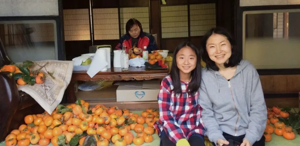 3世代で果物/野菜収穫や藍染め